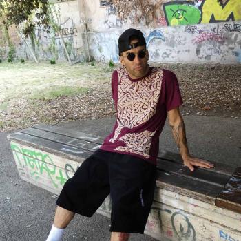 T-Shirt bordeaux Texture Calligrafica | Streetwear & Dancewear